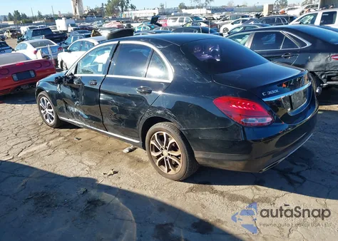 2016 Mercedes-Benz C 300 4Matic из США, поврежденный, VIN 55SWF4KB4GU135054